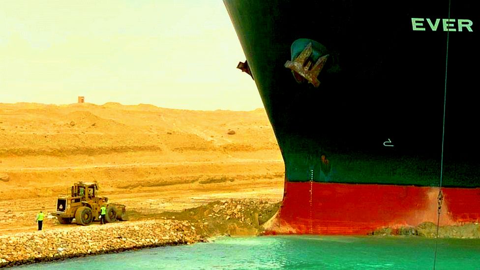 خسائر في قناة السويس 400 مليون دولار كل ساعة