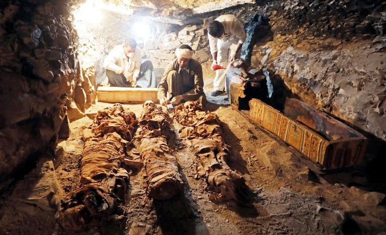 "لعنة الفراعنة" هل تطارد المصريين هذا الأسبوع ؟