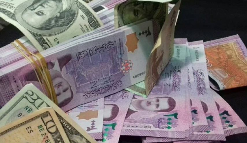 فايز قسومة: الدولار سيصل إلى 2700 ليرة سورية