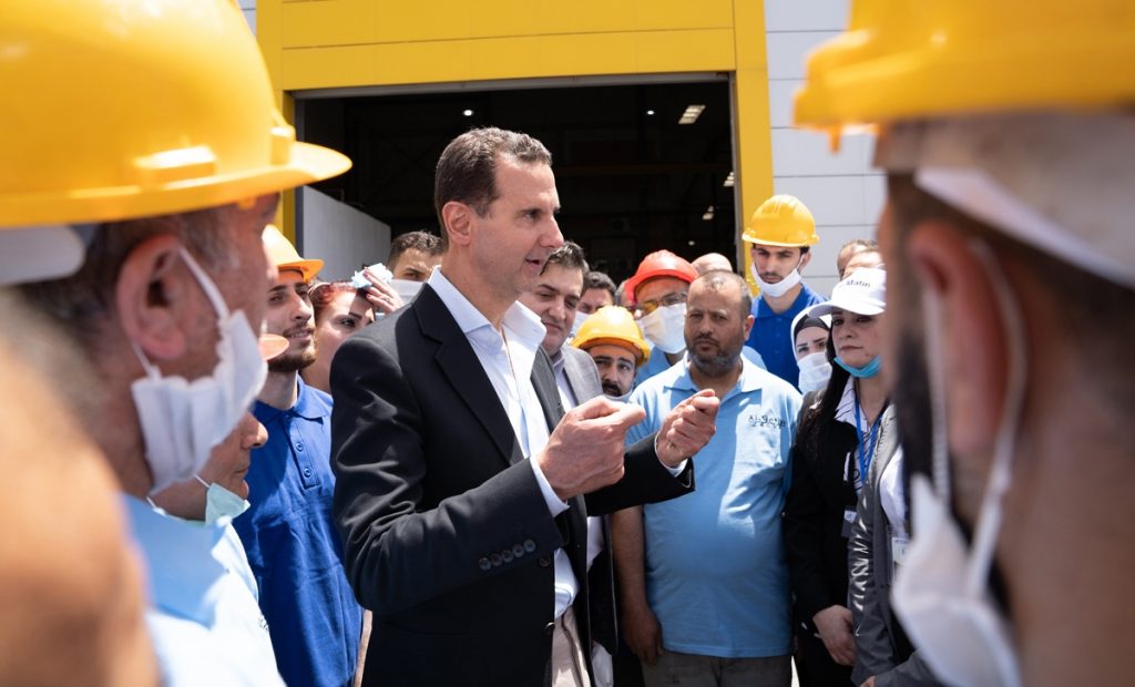 الرئيس الأسد يزور مدينة حسياء الصناعية