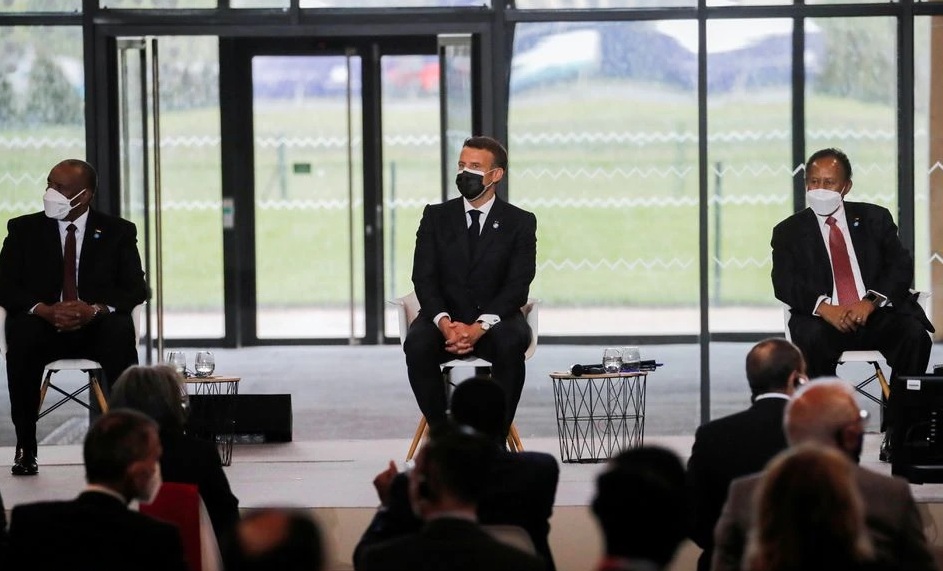 فرنسا تعهدت بشطب ديون السودان ... 5 مليار دولار