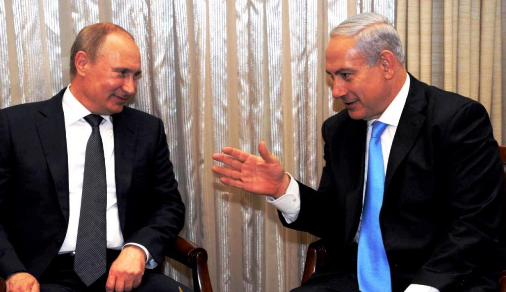 الرئيس الروسي فلاديمير بوتين مع رئيس وزراء الاحتلال الاسرائيلي بنيامين نتنياهو