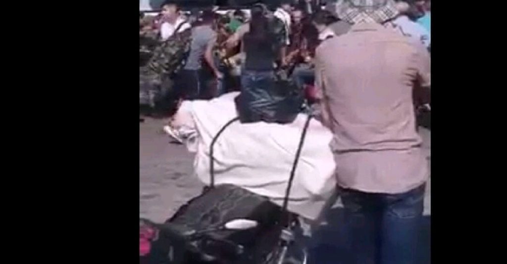 إطلاق رصاص لتفريق المسافرين في كراجات البولمان في ريف حماه في سوريا
