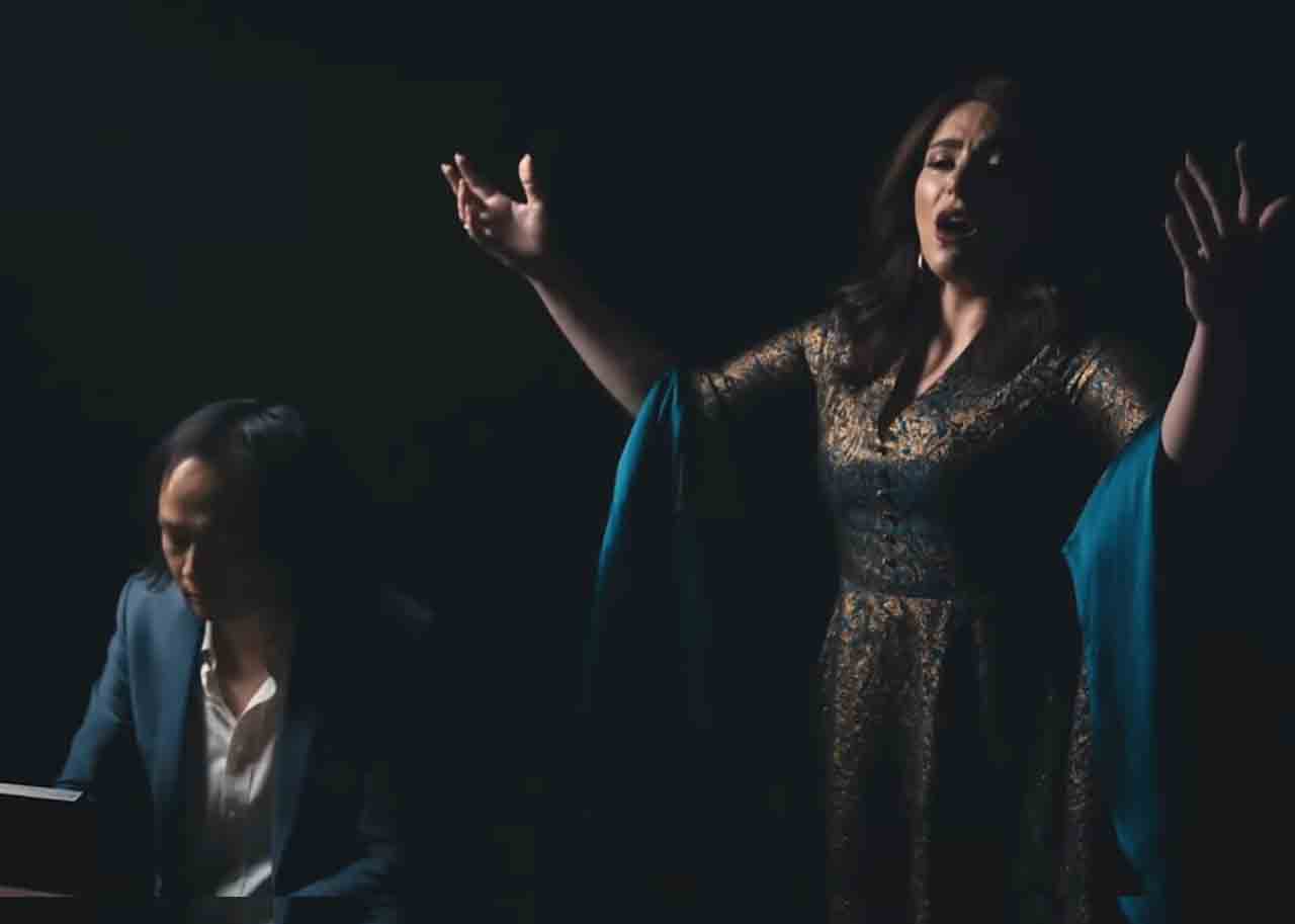 عبير نعمة تغني رفعت عيني بالتعاون مع كريستوفر تين