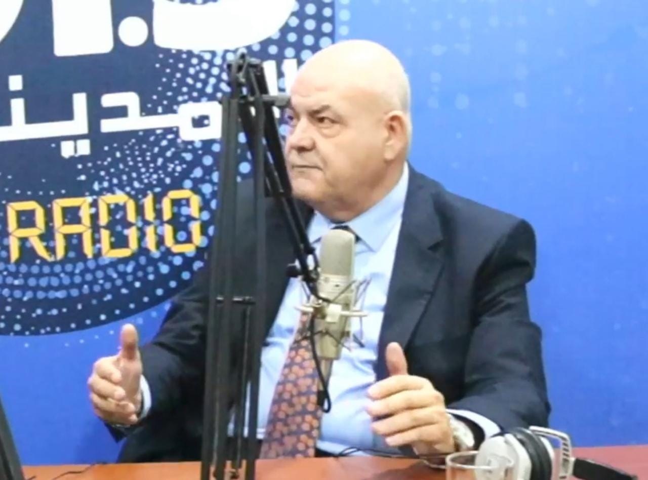 عمرو سالم باكياً والشعال يرد "السموات ما بتتغطى بالقبوات"