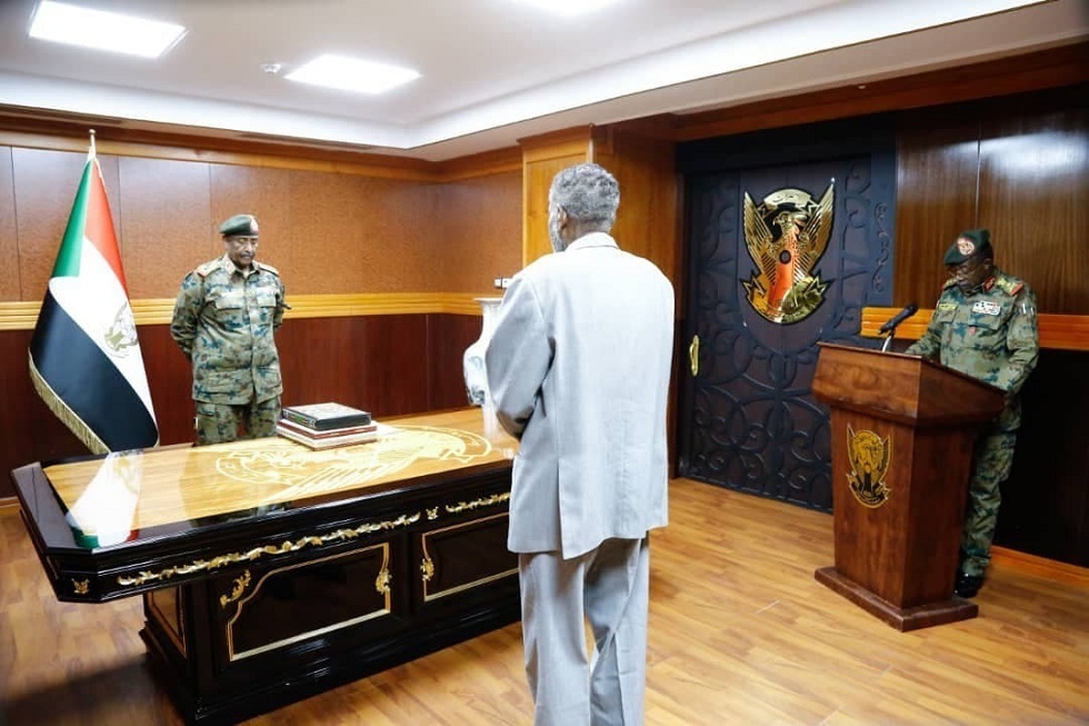 مجلس السيادة السوداني الجديد برئاسة البرهان قائد الجيش يشعل غضب المحتجين