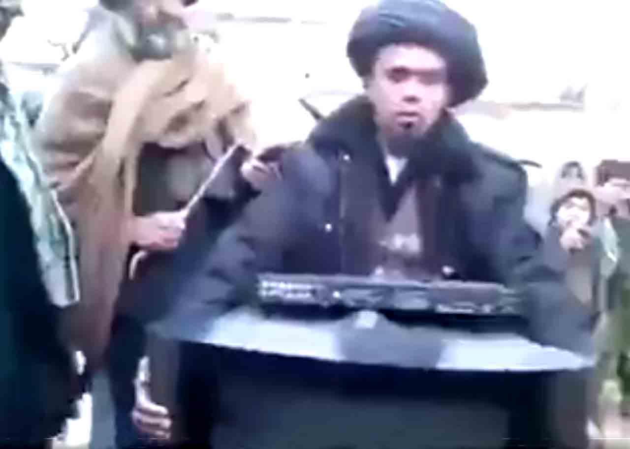 أفغانستان .. إعدام جهاز تلفاز علناً وهو حي يرزق