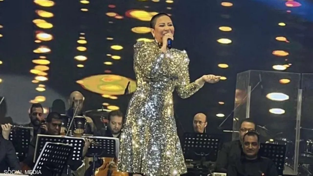 شيرين عبد الوهاب تُفاجئ جمهورها بلوك جديد يعكس حالتها النفسية
