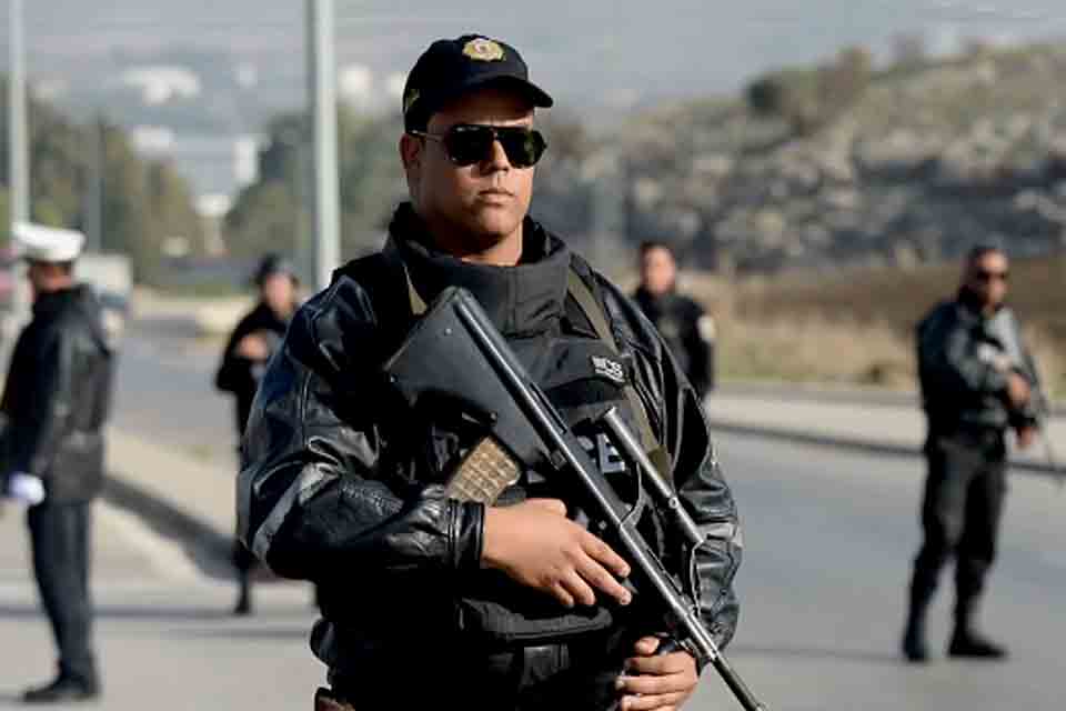 توقيف تونسية تدربت في سوريا لتخطيطها لعمل إرهابي
