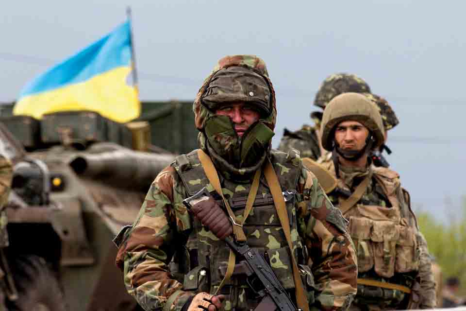 الجيش الأوكراني يستدعي جنود الاحتياط استعداداً للحرب مع روسيا