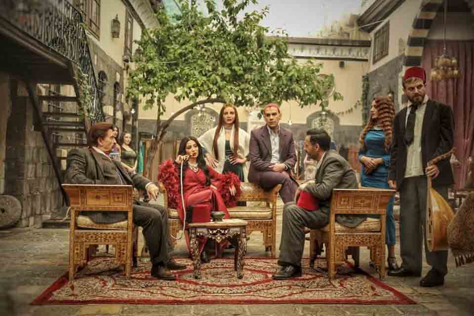 جوقة عزيزة .. نسرين طافش وسلوم حداد في أول صورة