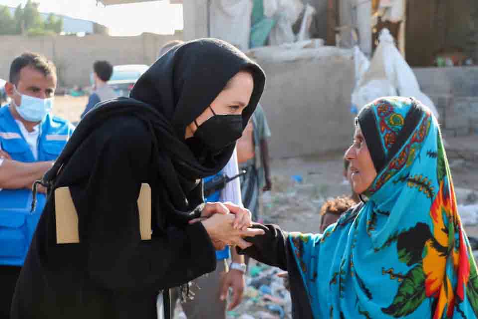 أنجلينا جولي تزور جنوب اليمن في زيارة رسمية
